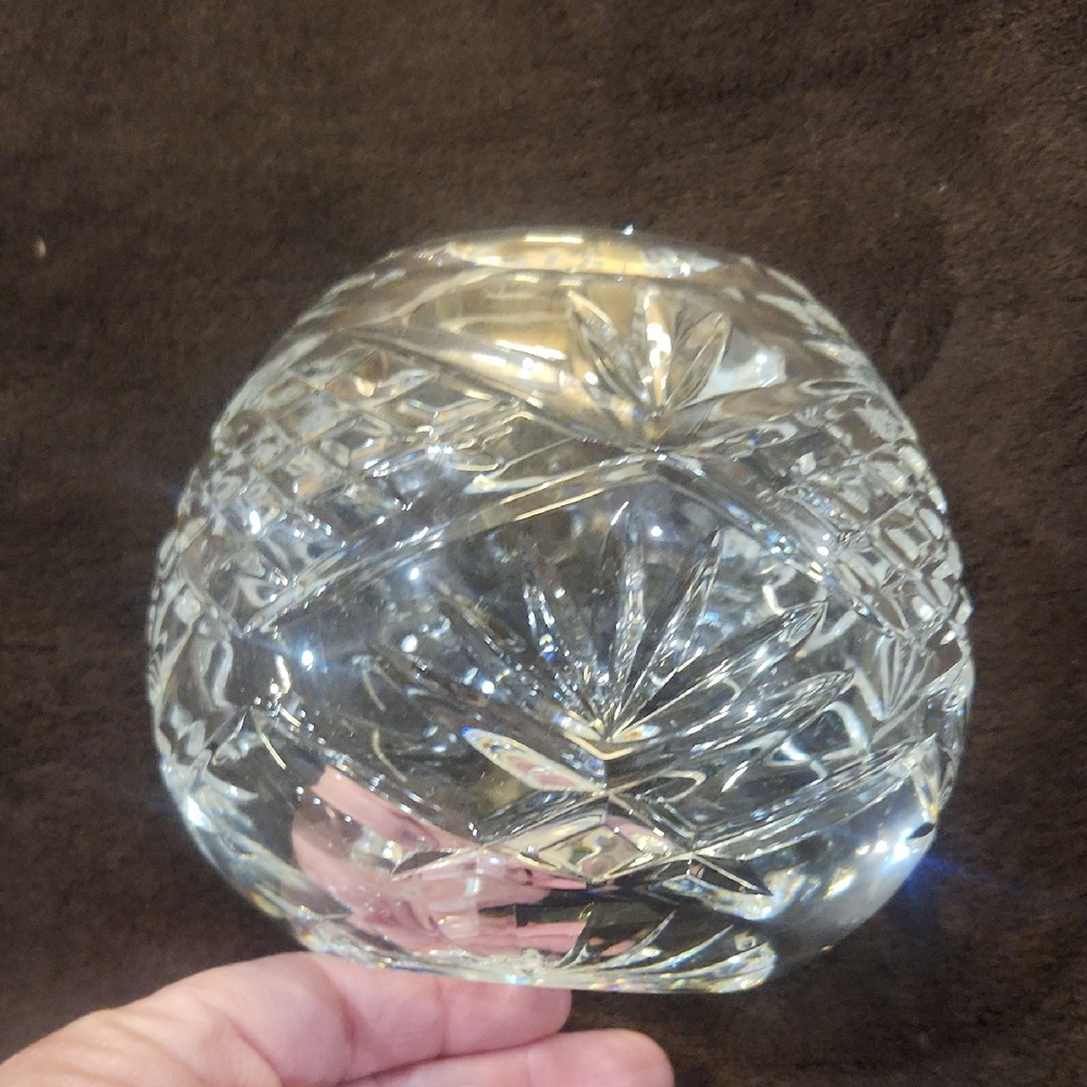 Godinger Crystal Legends Glass Bowl - Picture 4 of 4